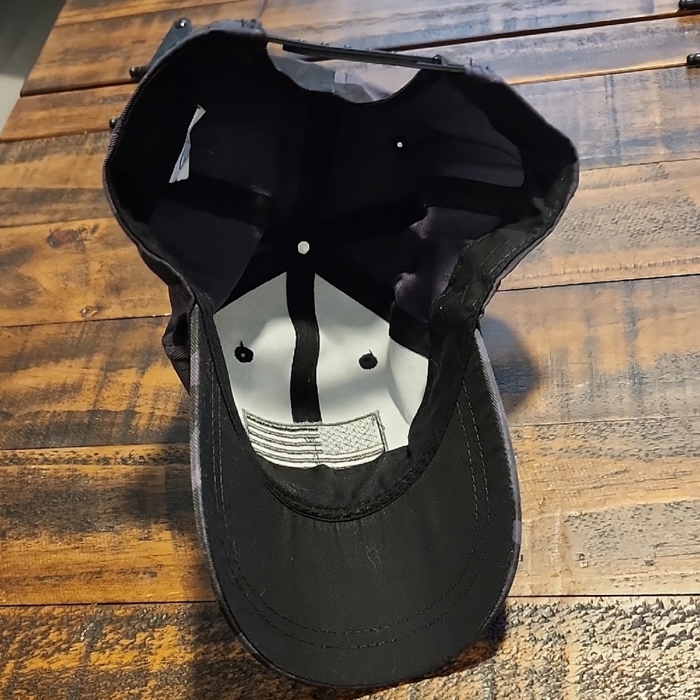 Nwot Black Camouflage Cap with Flag Patch - Picture 4 of 6